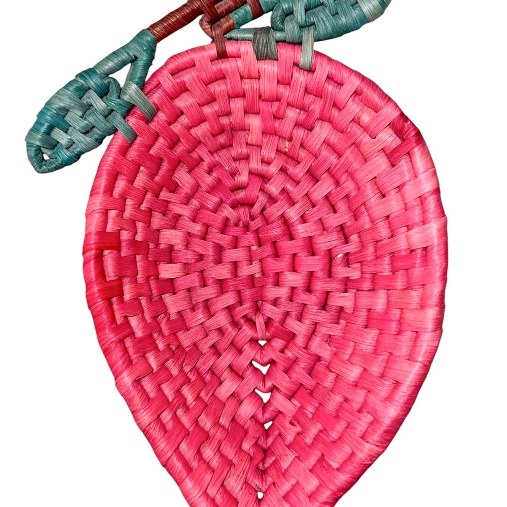 RARE Vintage Kitsch Strawberry Fruit Woven decor basket table/wall decor